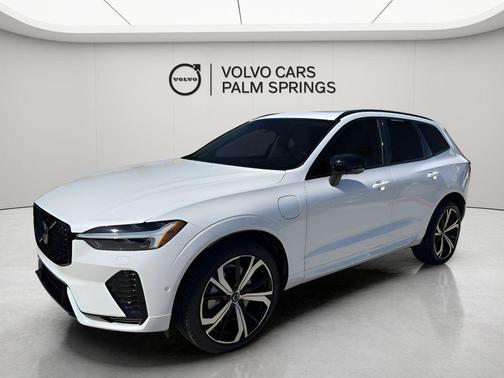 2024 Volvo XC60 Recharge Plug-In Hybrid T8 Ultimate Dark Theme