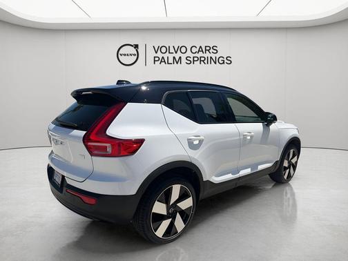 Crystal White Metallic 2023 Volvo XC40 Recharge Pure Electric Twin Ultimate