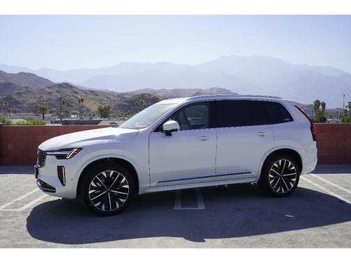 2025 Volvo XC90 B6 Ultra