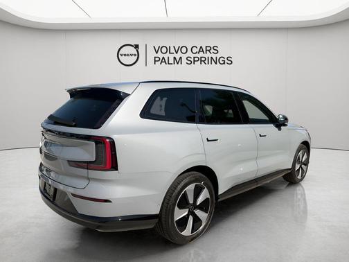 Metallic 2026 Volvo EX90 PLUS