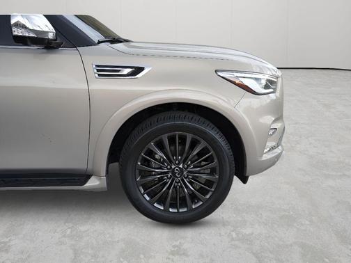 2022 INFINITI QX80 SENSORY