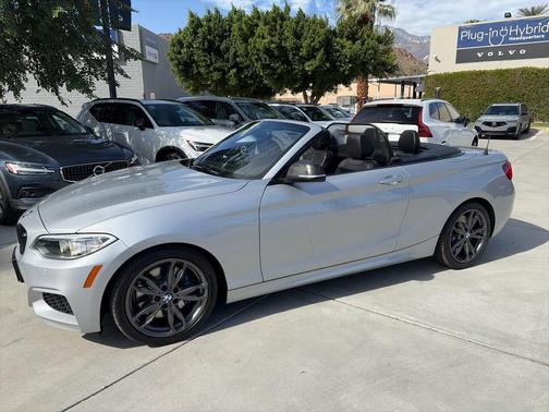 Glacier Silver Metallic 2017 BMW M240 i