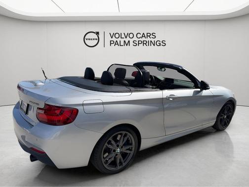 Glacier Silver Metallic 2017 BMW M240 i