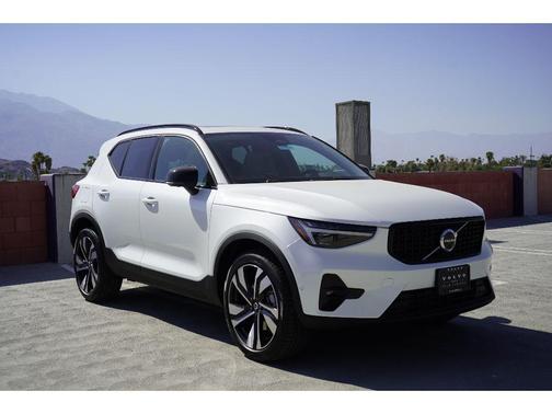 2026 Volvo XC40 B5 Ultra