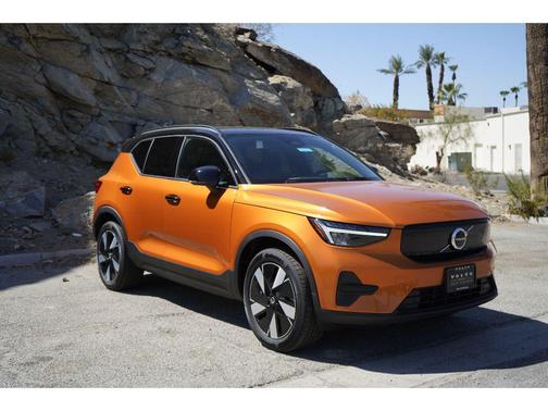 2025 Volvo EX40 Twin Motor Core