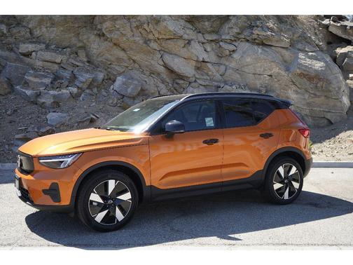 2025 Volvo EX40 Twin Motor Core