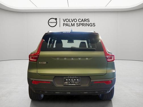 2025 Volvo EX40 Twin Motor Core