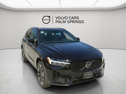 Onyx Black Metallic 2026 Volvo XC60 Plug-In Hybrid T8 Plus