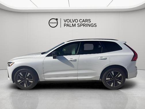 Crystal White Metallic 2026 Volvo XC60 B5 Core