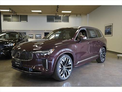 2025 Volvo XC90 Plug-In Hybrid T8 Ultra 6-Seater