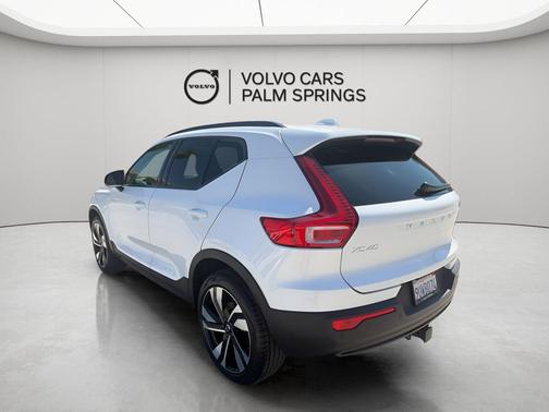 White 2025 Volvo XC40 B5 Ultra Dark Theme