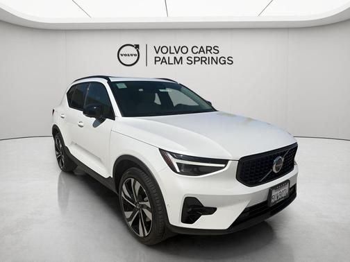 White 2025 Volvo XC40 B5 Ultra Dark Theme