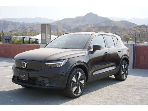 2025 Volvo EX40 Twin Motor Core