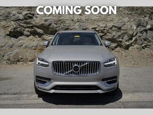 2025 Volvo XC90 B5 Plus