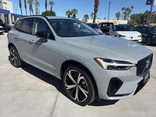 2025 Volvo XC60 Plug-In Hybrid T8 Ultra