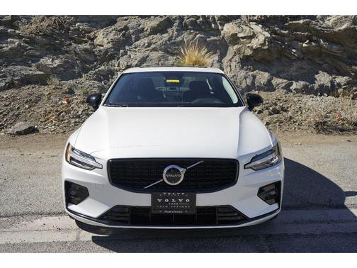 2024 Volvo S60 B5 Plus Dark Theme