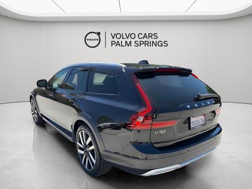 Black 2025 Volvo V90 Cross Country B6 Plus