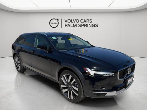 Black 2025 Volvo V90 Cross Country B6 Plus
