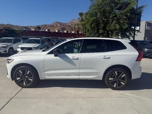 Denim Blue Metallic 2026 Volvo XC60 B5 Ultra
