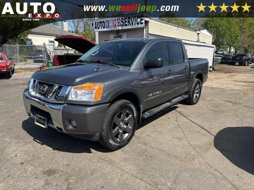 2015 Nissan Titan SV