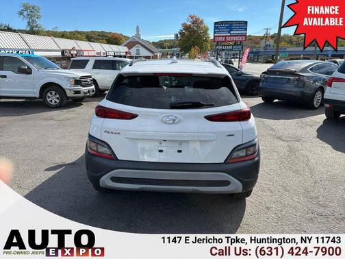 2022 Hyundai KONA SEL