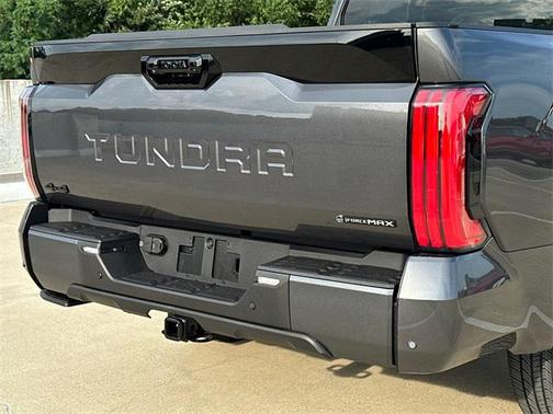 2025 Toyota Tundra Hybrid Platinum