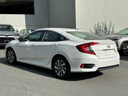 White 2017 Honda Civic EX