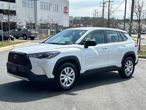 Wind Chill Pearl 2024 Toyota Corolla Cross L