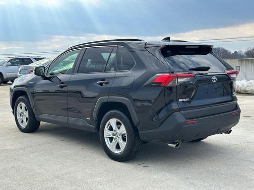 2020 Toyota RAV4 Hybrid XLE