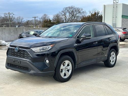 2020 Toyota RAV4 Hybrid XLE
