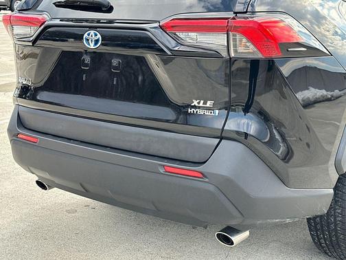 2020 Toyota RAV4 Hybrid XLE