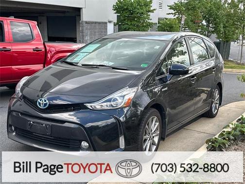 2017 Toyota Prius v Five