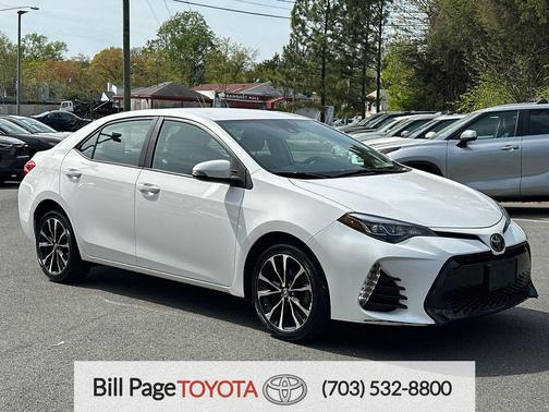 Super White 2018 Toyota Corolla SE