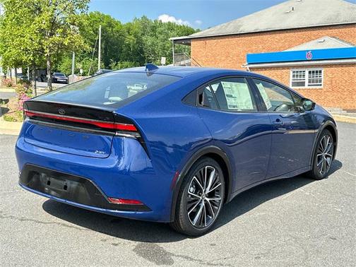 2025 Toyota Prius XLE