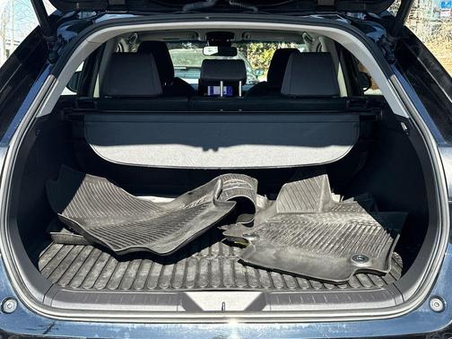 2023 Toyota Venza LE