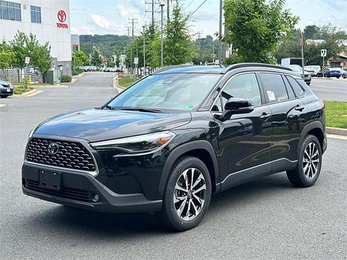 2025 Toyota Corolla Cross XLE