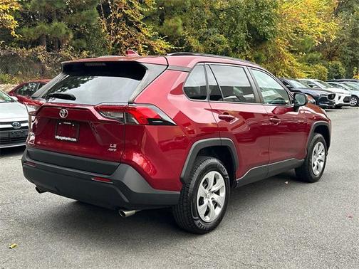 2020 Toyota RAV4 LE