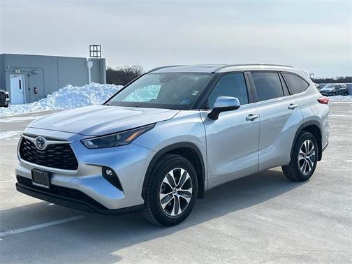 2023 Toyota Highlander Hybrid XLE
