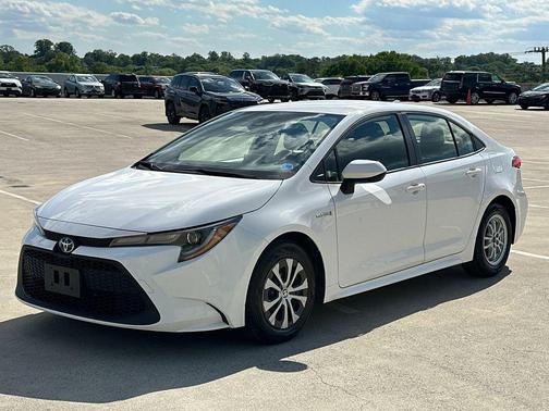 Super White 2021 Toyota Corolla Hybrid LE