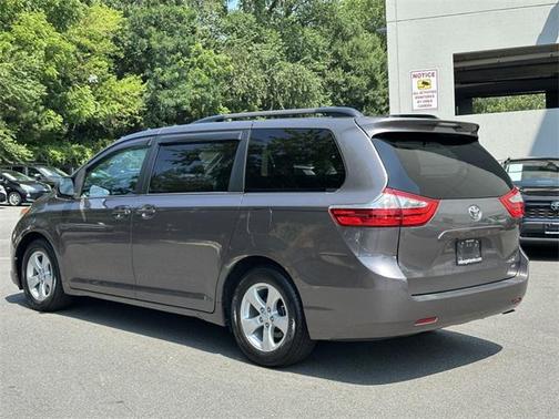 2017 Toyota Sienna LE