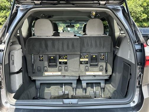 2017 Toyota Sienna LE