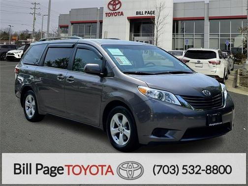 2017 Toyota Sienna LE