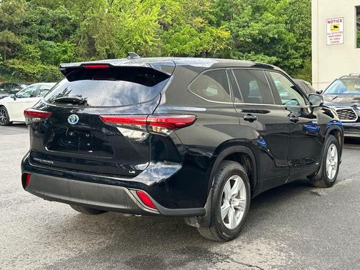 Midnight Black 2021 Toyota Highlander Hybrid LE