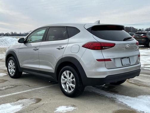 2021 Hyundai TUCSON SE