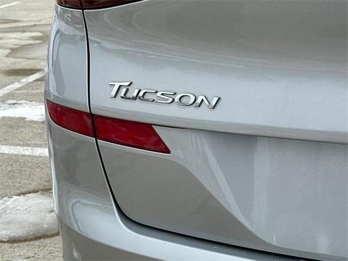 2021 Hyundai TUCSON SE