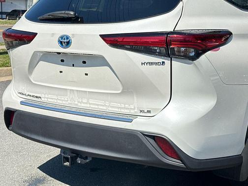 2020 Toyota Highlander Hybrid XLE