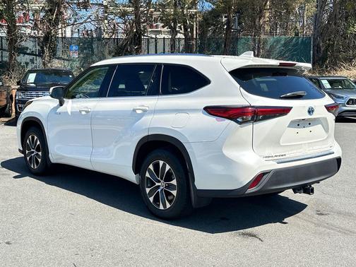 2020 Toyota Highlander Hybrid XLE