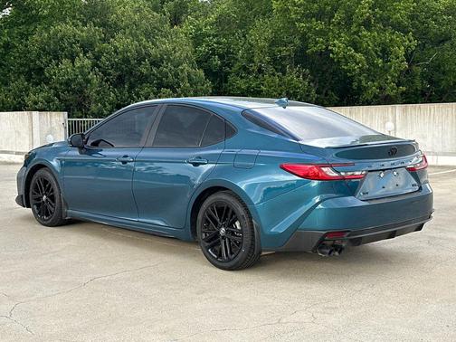 Ocean 2025 Toyota Camry SE