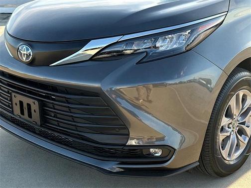 2025 Toyota Sienna XLE 7 Passenger