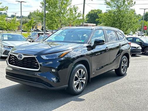 2023 Toyota Highlander Hybrid XLE